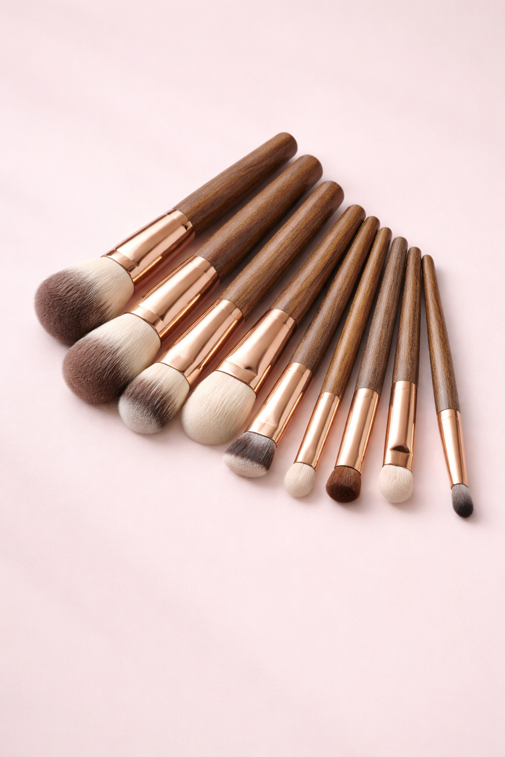 Pinceaux maquillage visage : guide complet pour un maquillage naturel (débutant & ado)